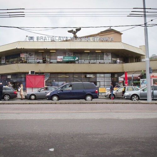 Bratislava hlavná stanica vlak ilustračné 1140px (SITA/Ľudovít Vaniher)